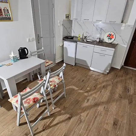 Semesterbostad Astoria